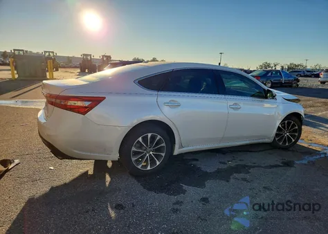 2016 Toyota Avalon Xle z USA, uszkodzony, nr VIN 4T1BK1EB0GU221437